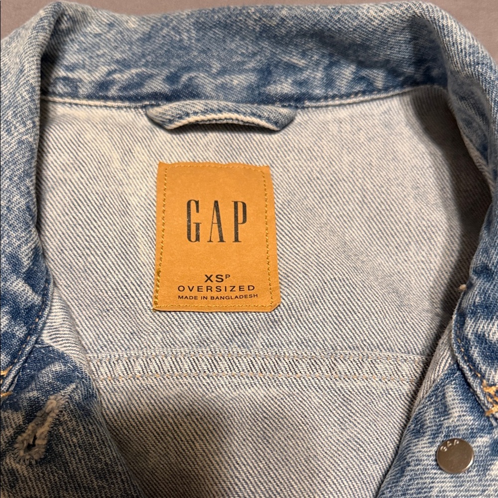 GAP Faded Blue Denim Jacket - Picture 3 of 10